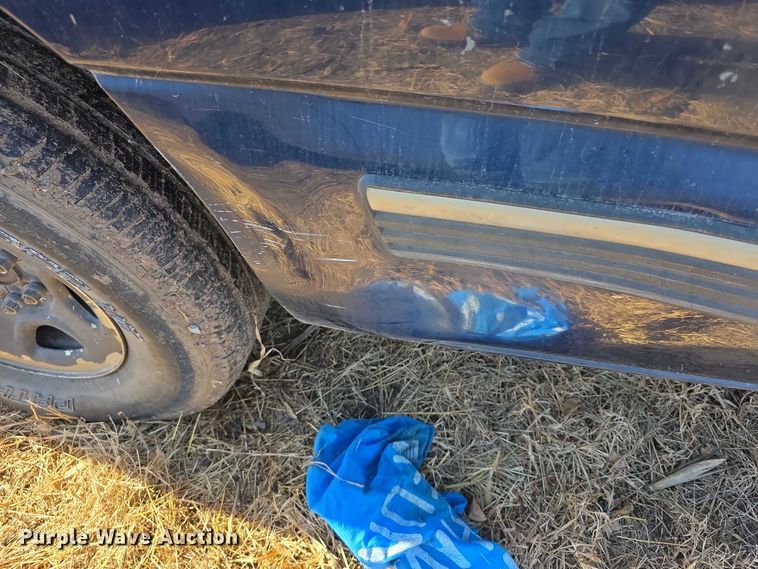 image for item FI0702 2000 Chevrolet Silverado 1500 Ext. Cab pickup truck