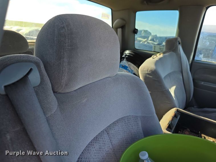 image for item FI0702 2000 Chevrolet Silverado 1500 Ext. Cab pickup truck