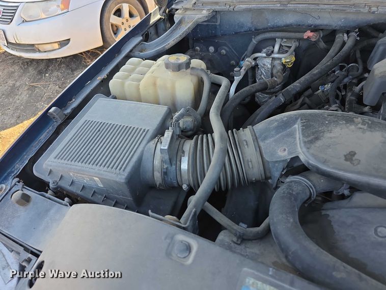 image for item FI0702 2000 Chevrolet Silverado 1500 Ext. Cab pickup truck