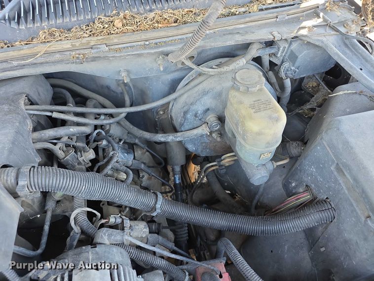 image for item FI0702 2000 Chevrolet Silverado 1500 Ext. Cab pickup truck