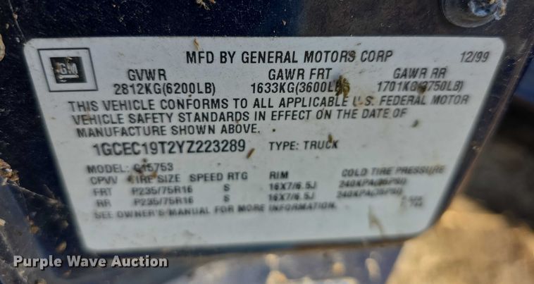 image for item FI0702 2000 Chevrolet Silverado 1500 Ext. Cab pickup truck