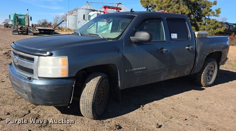 image for item FI0704 2007 Chevrolet Silverado 1500 Crew Cab pickup truck