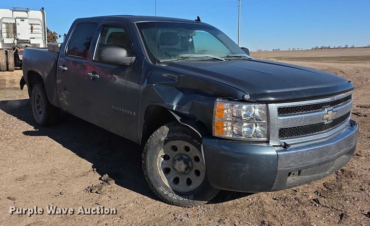 image for item FI0704 2007 Chevrolet Silverado 1500 Crew Cab pickup truck