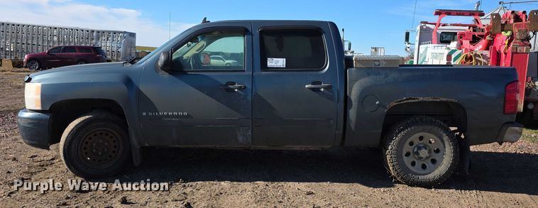 image for item FI0704 2007 Chevrolet Silverado 1500 Crew Cab pickup truck