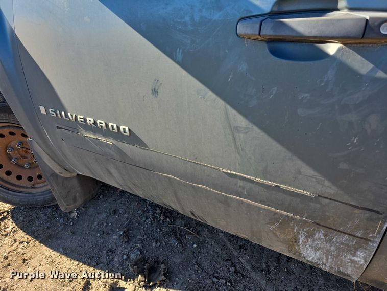 image for item FI0704 2007 Chevrolet Silverado 1500 Crew Cab pickup truck