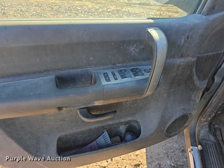 image for item FI0704 2007 Chevrolet Silverado 1500 Crew Cab pickup truck