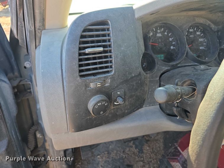 image for item FI0704 2007 Chevrolet Silverado 1500 Crew Cab pickup truck