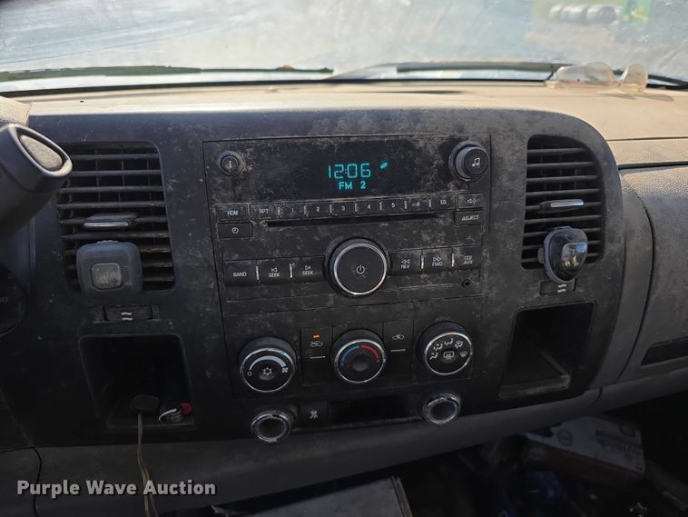 image for item FI0704 2007 Chevrolet Silverado 1500 Crew Cab pickup truck