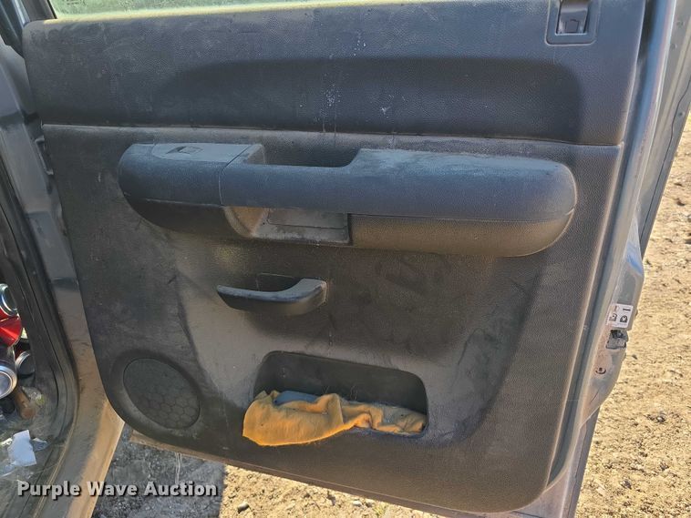 image for item FI0704 2007 Chevrolet Silverado 1500 Crew Cab pickup truck