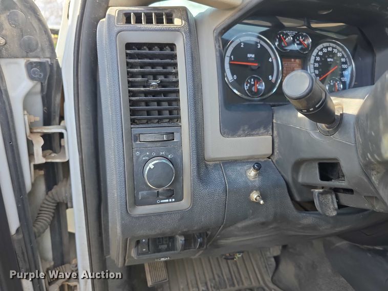 image for item FI0705 2011 Dodge Ram 5500 rollback truck