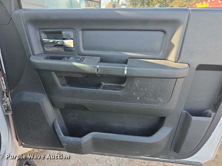 image for item FI0705 2011 Dodge Ram 5500 rollback truck