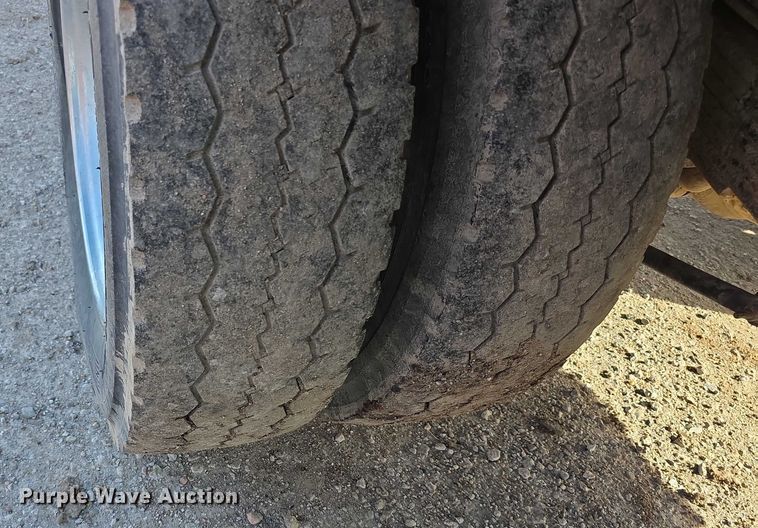 image for item FI0705 2011 Dodge Ram 5500 rollback truck