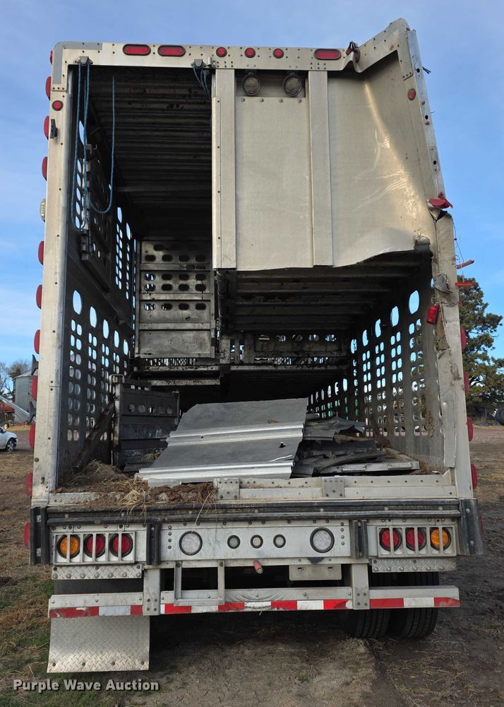 image for item FI0706 2014 Wilson RSDCL402 livestock trailer