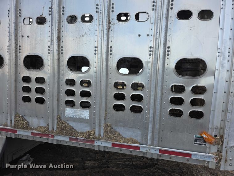 image for item FI0706 2014 Wilson RSDCL402 livestock trailer