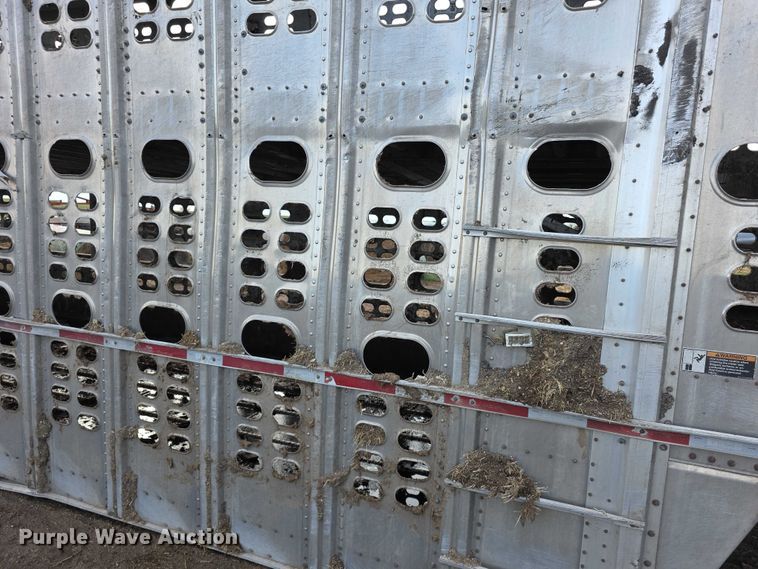 image for item FI0706 2014 Wilson RSDCL402 livestock trailer