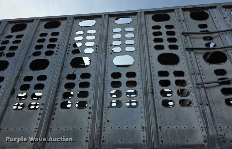 image for item FI0706 2014 Wilson RSDCL402 livestock trailer