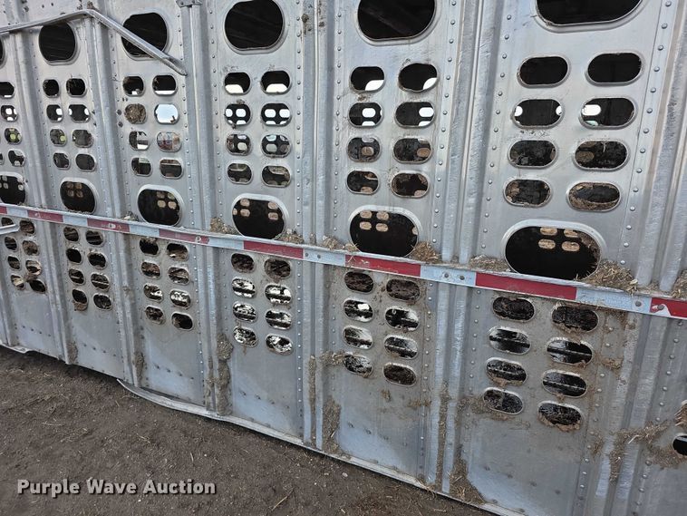 image for item FI0706 2014 Wilson RSDCL402 livestock trailer