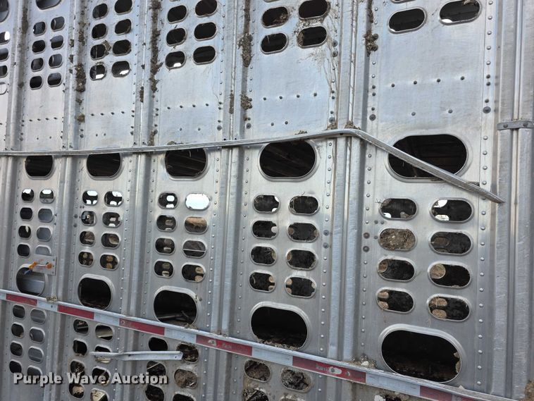 image for item FI0706 2014 Wilson RSDCL402 livestock trailer