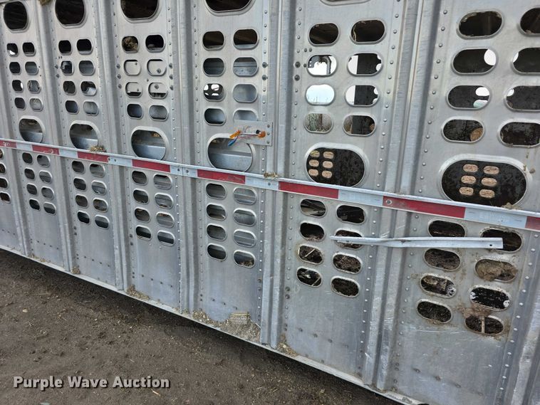 image for item FI0706 2014 Wilson RSDCL402 livestock trailer