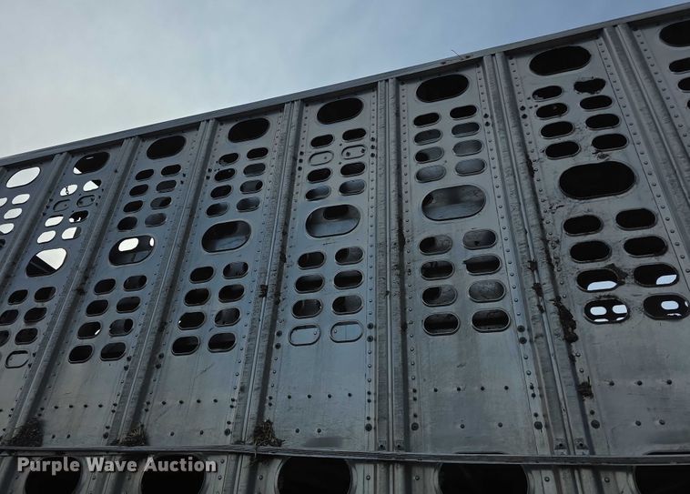 image for item FI0706 2014 Wilson RSDCL402 livestock trailer