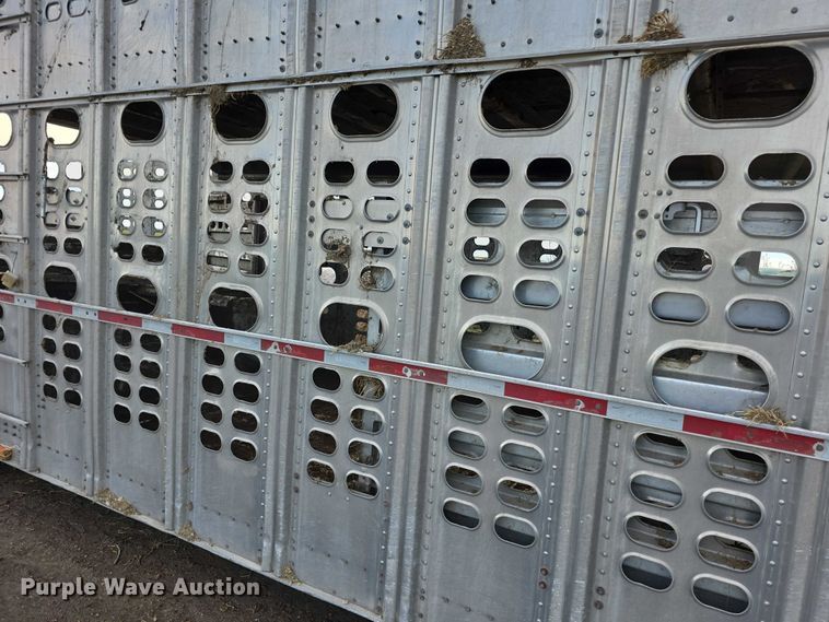 image for item FI0706 2014 Wilson RSDCL402 livestock trailer