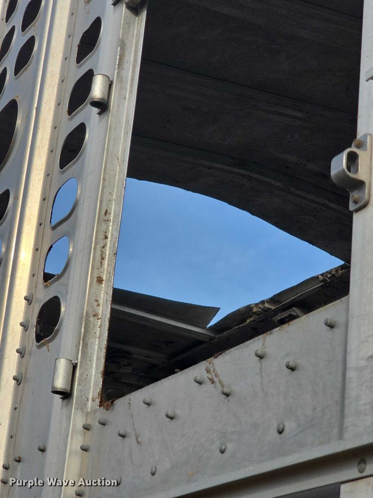 image for item FI0706 2014 Wilson RSDCL402 livestock trailer