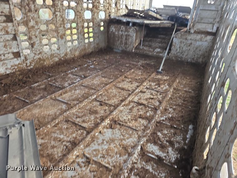 image for item FI0706 2014 Wilson RSDCL402 livestock trailer