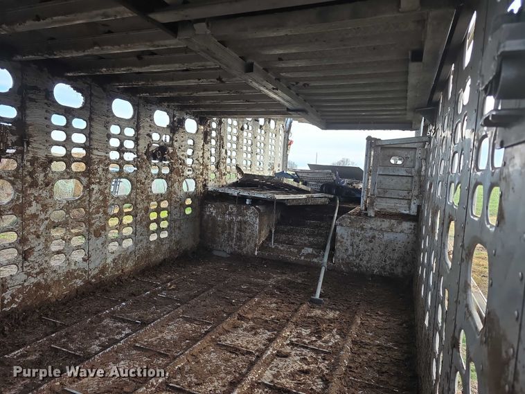 image for item FI0706 2014 Wilson RSDCL402 livestock trailer