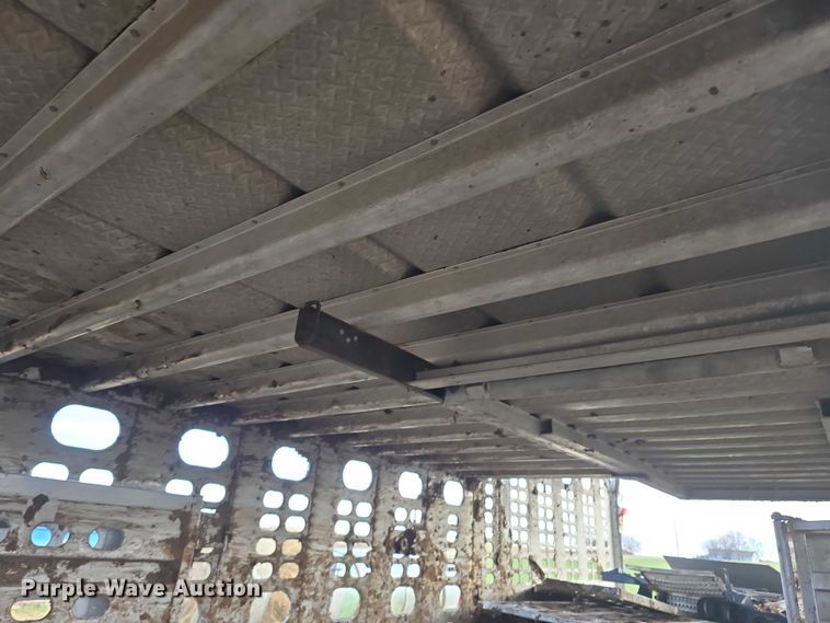 image for item FI0706 2014 Wilson RSDCL402 livestock trailer