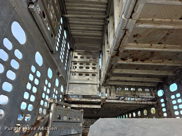 image for item FI0706 2014 Wilson RSDCL402 livestock trailer