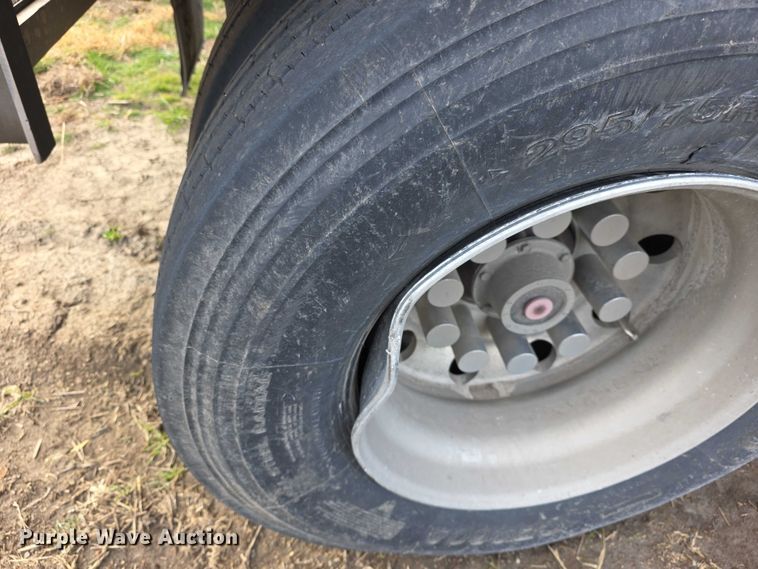 image for item FI0706 2014 Wilson RSDCL402 livestock trailer