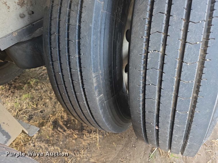 image for item FI0706 2014 Wilson RSDCL402 livestock trailer