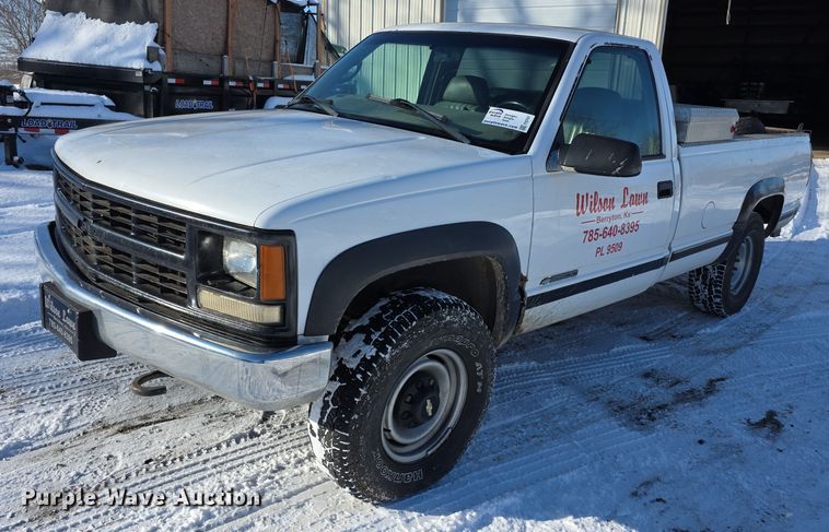 image for item FI0707 2000 Chevrolet K2500 Classic  pickup truck