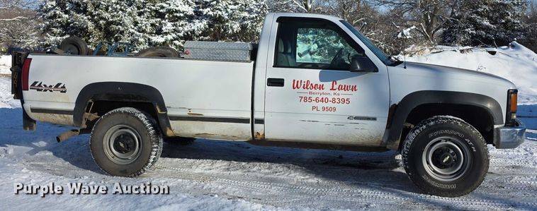 image for item FI0707 2000 Chevrolet K2500 Classic  pickup truck