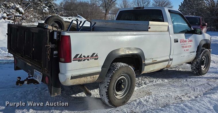 image for item FI0707 2000 Chevrolet K2500 Classic  pickup truck