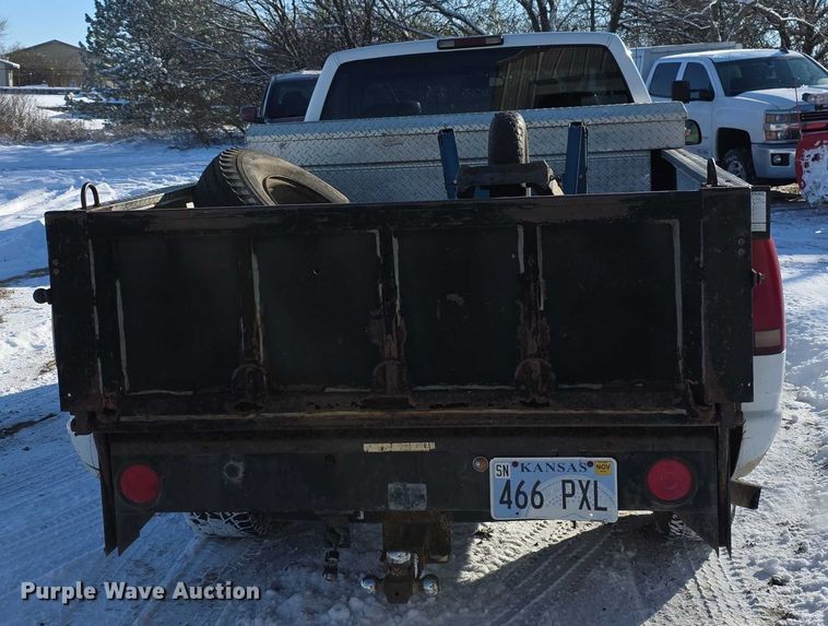 image for item FI0707 2000 Chevrolet K2500 Classic  pickup truck