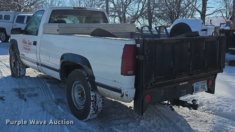 image for item FI0707 2000 Chevrolet K2500 Classic  pickup truck