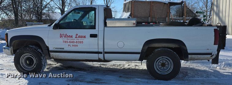 image for item FI0707 2000 Chevrolet K2500 Classic  pickup truck