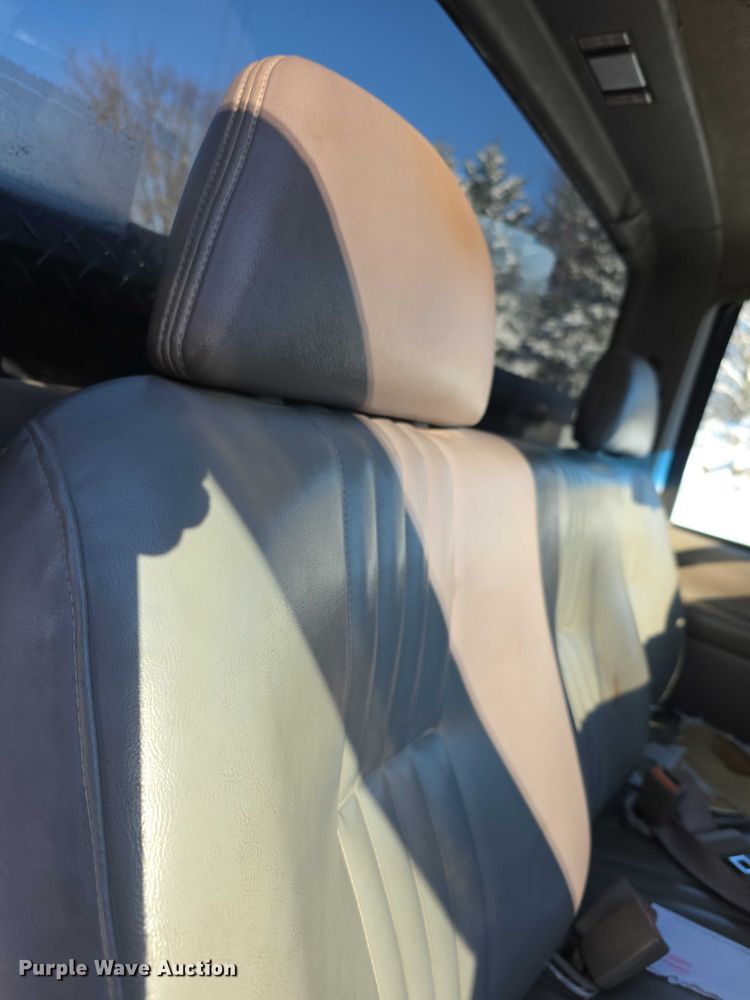 image for item FI0707 2000 Chevrolet K2500 Classic  pickup truck