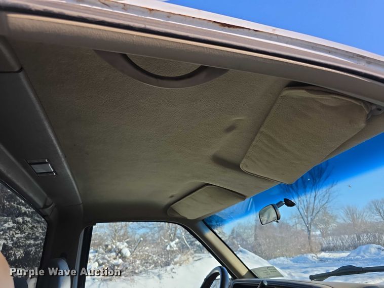 image for item FI0707 2000 Chevrolet K2500 Classic  pickup truck