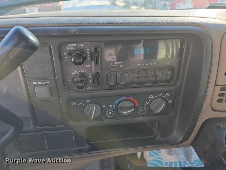 image for item FI0707 2000 Chevrolet K2500 Classic  pickup truck