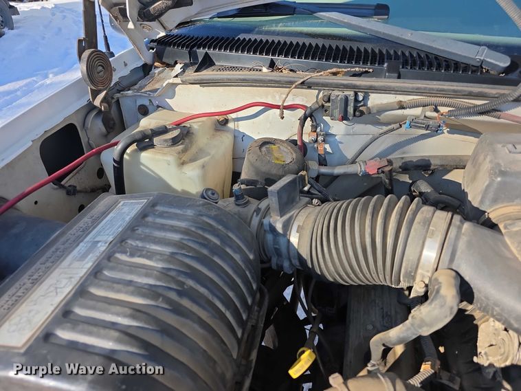 image for item FI0707 2000 Chevrolet K2500 Classic  pickup truck