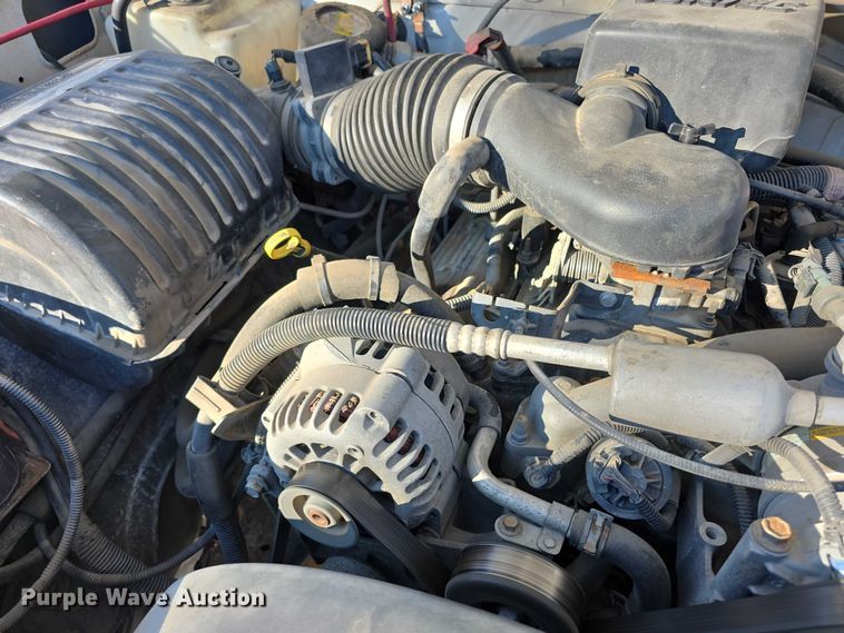 image for item FI0707 2000 Chevrolet K2500 Classic  pickup truck