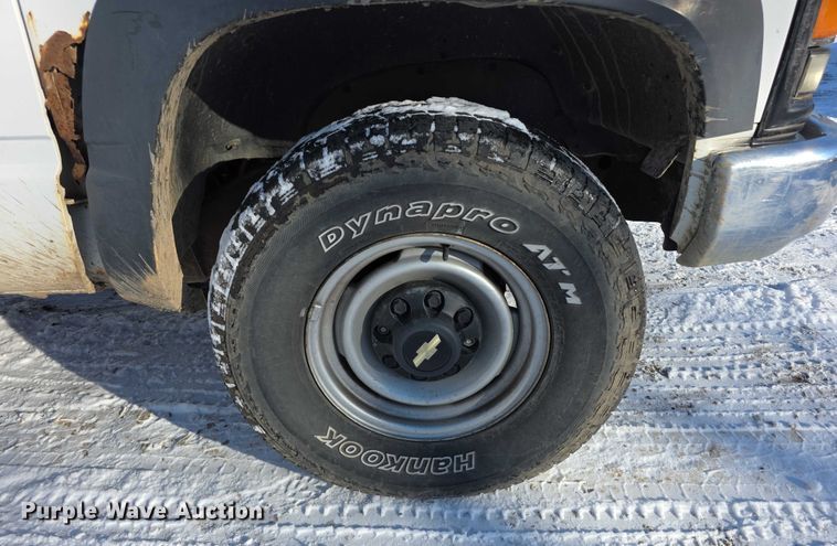 image for item FI0707 2000 Chevrolet K2500 Classic  pickup truck