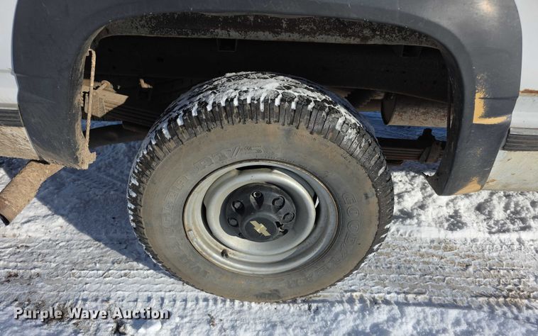 image for item FI0707 2000 Chevrolet K2500 Classic  pickup truck