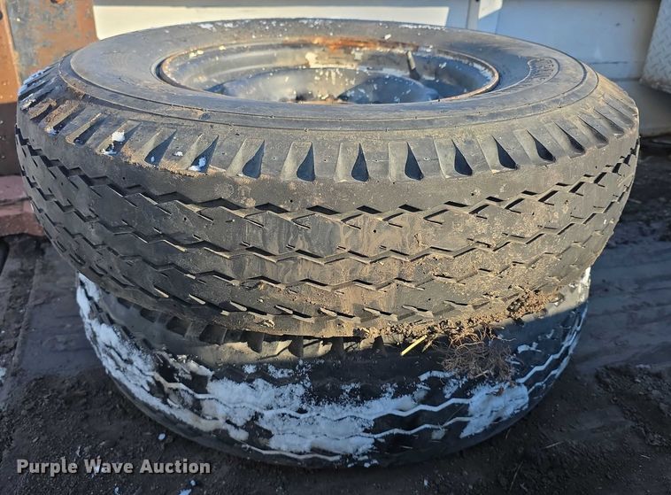 image for item FI0707 2000 Chevrolet K2500 Classic  pickup truck