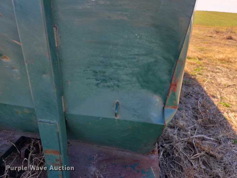 image for item FI0708 Roll-off dumpster