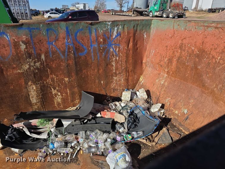 image for item FI0708 Roll-off dumpster