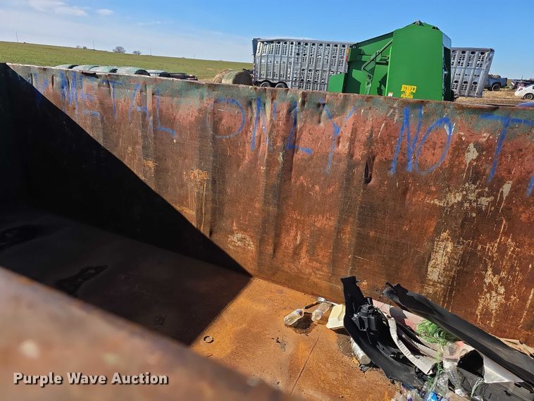 image for item FI0708 Roll-off dumpster