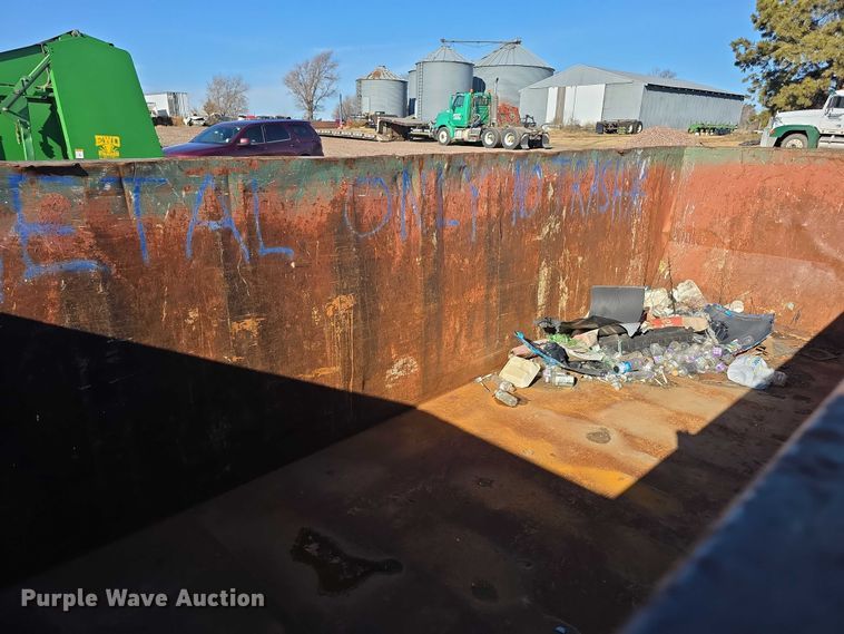 image for item FI0708 Roll-off dumpster